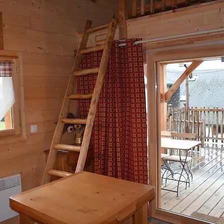 Cabane L'oree Des Bornes 木屋 埃维尔